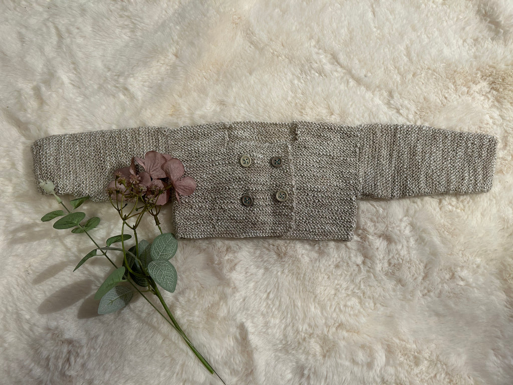 Chaquetita de Punto Gris Jaspeado con Doble Botonadura para Bebé