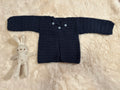Chaquetita de Ganchillo Azul Marino con Botones en el Hombro
