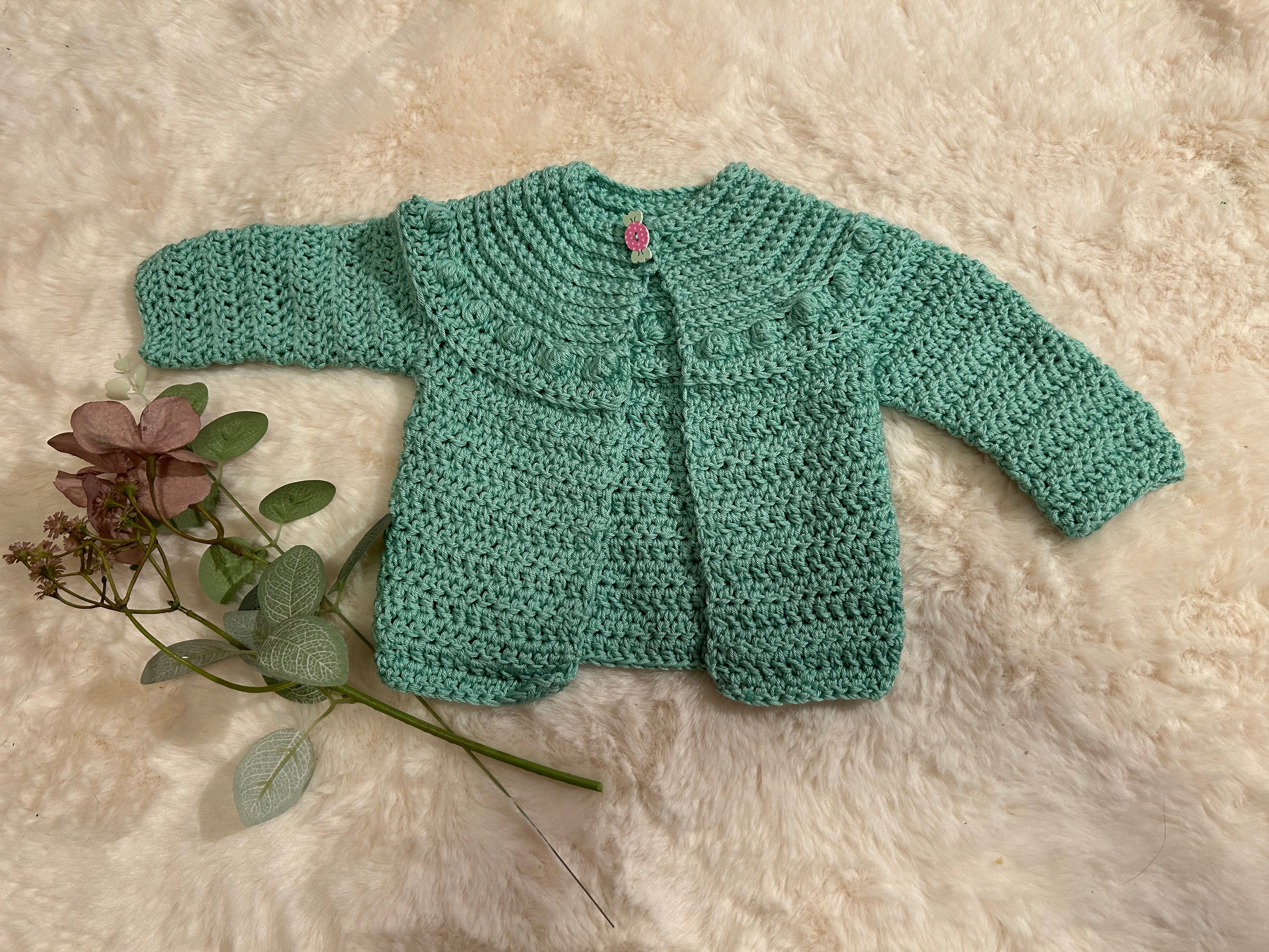 Chaquetita de Ganchillo Verde Agua con Cuello Redondo