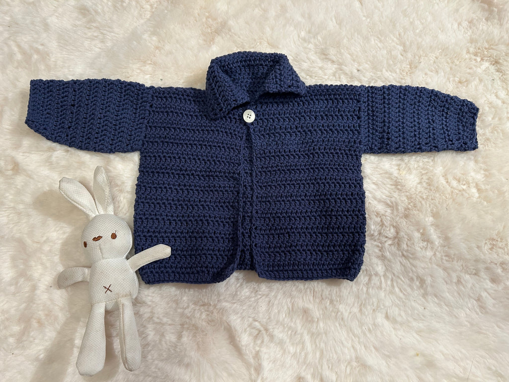 Chaquetita de Ganchillo Azul Marino con Cuello Camisero
