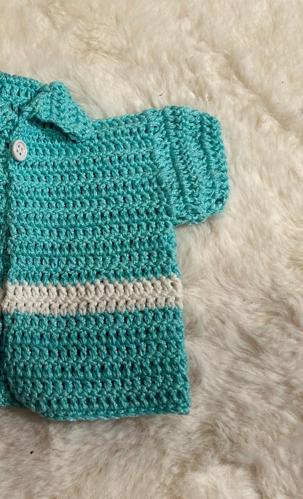 Chaquetita de Ganchillo Verde Turquesa con Franja Blanca para Bebé