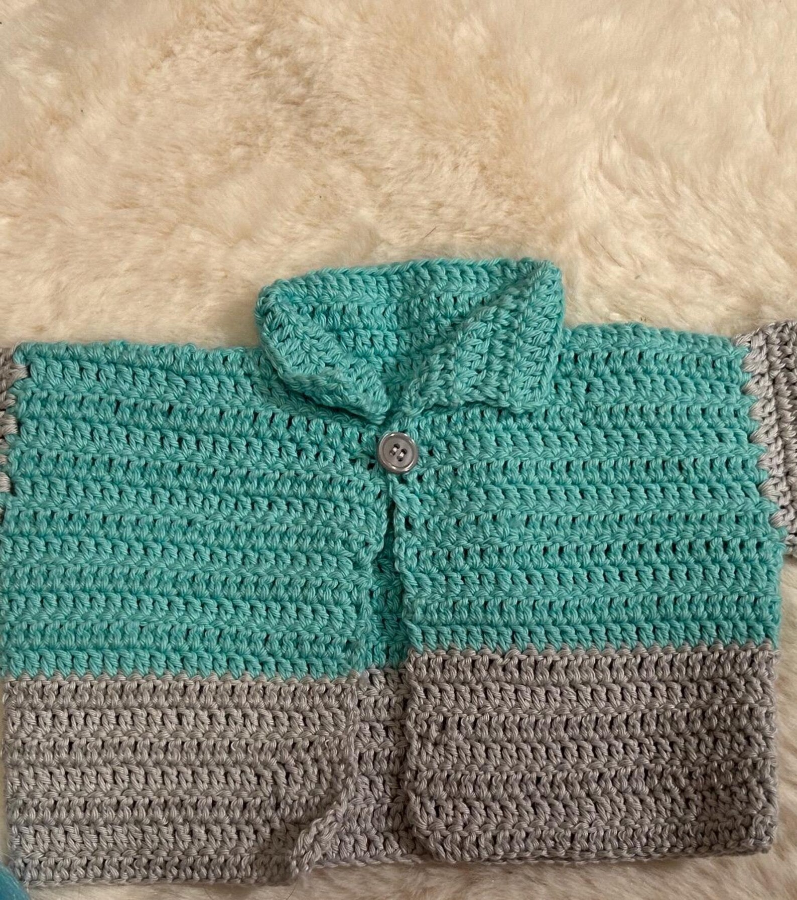Chaquetita de Ganchillo Turquesa y Gris