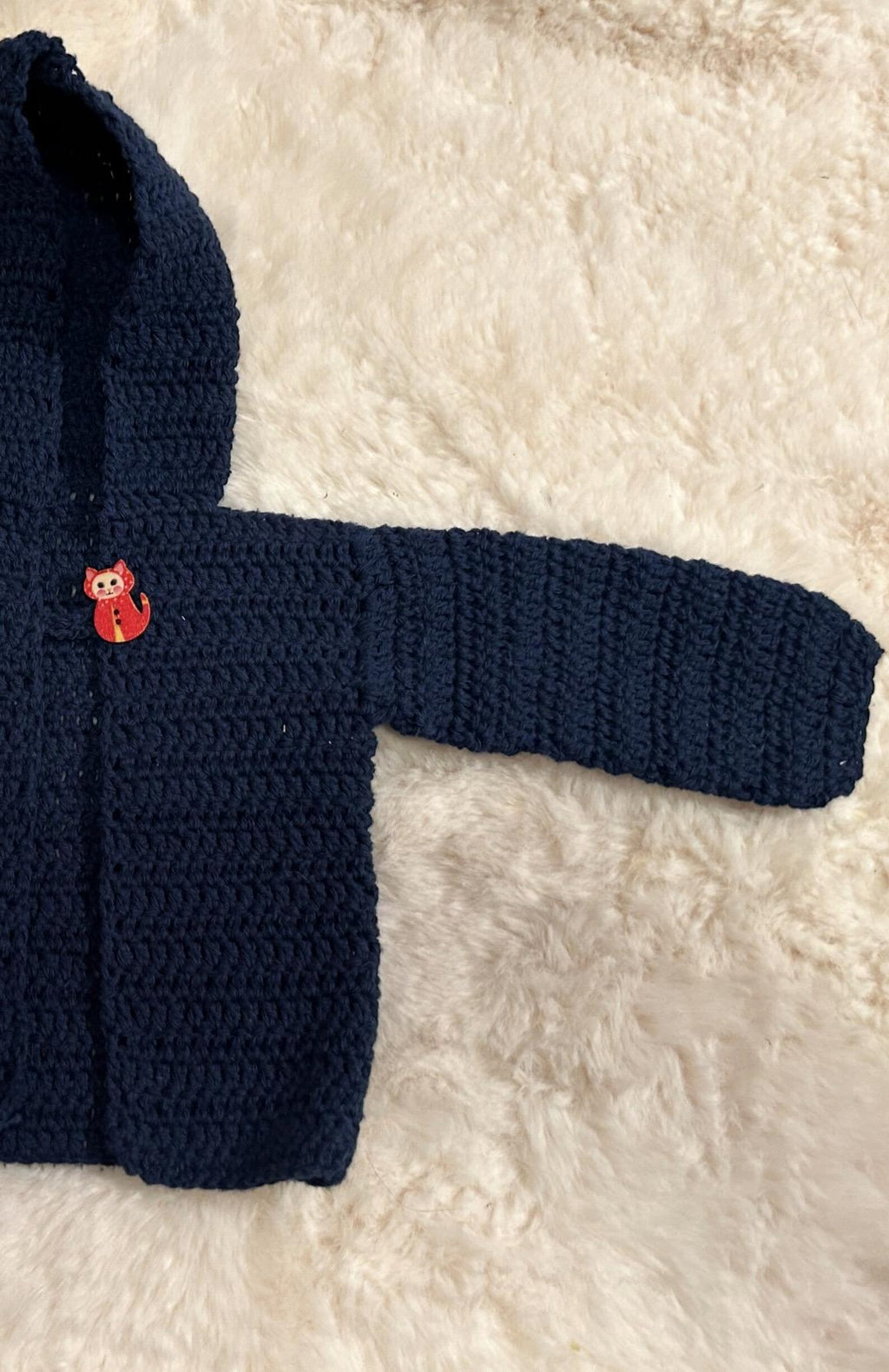 Chaqueta con Capucha de Ganchillo Azul Marino con Botón Gatito