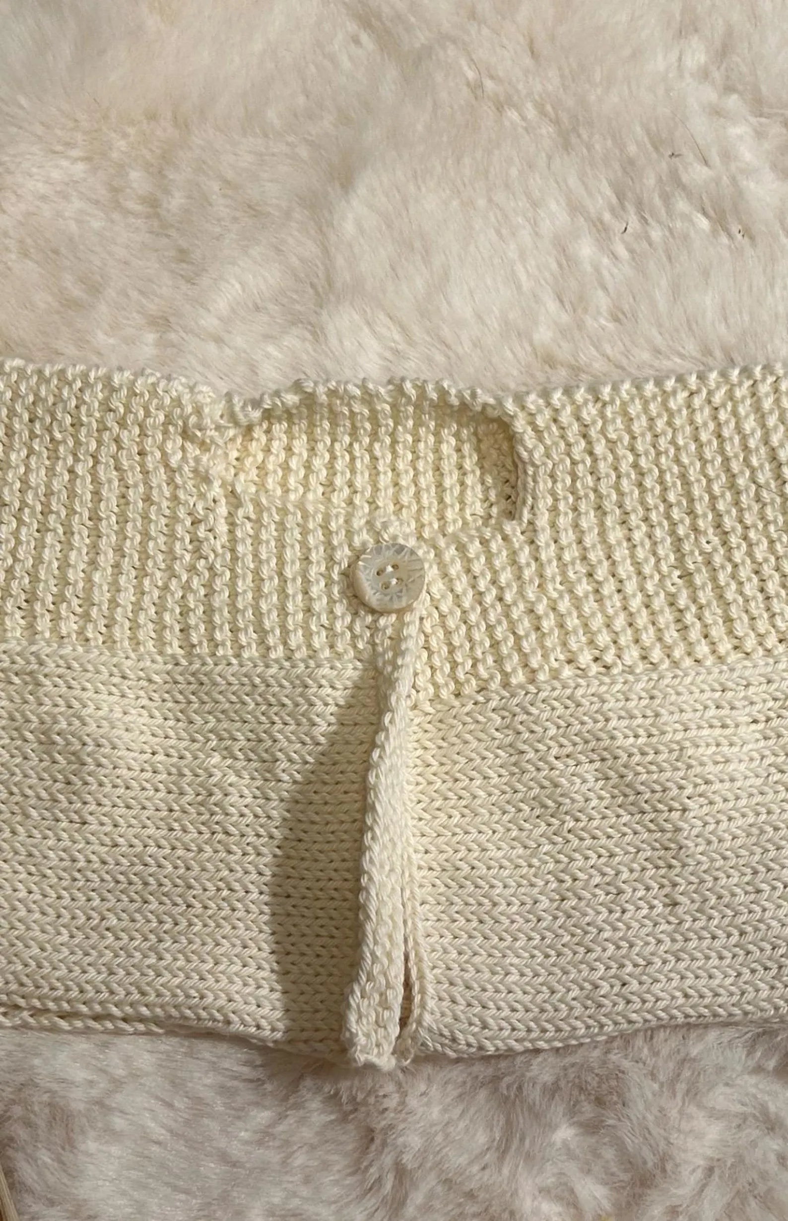 Chaquetita de Punto Crudo Natural Manga Larga para Bebé